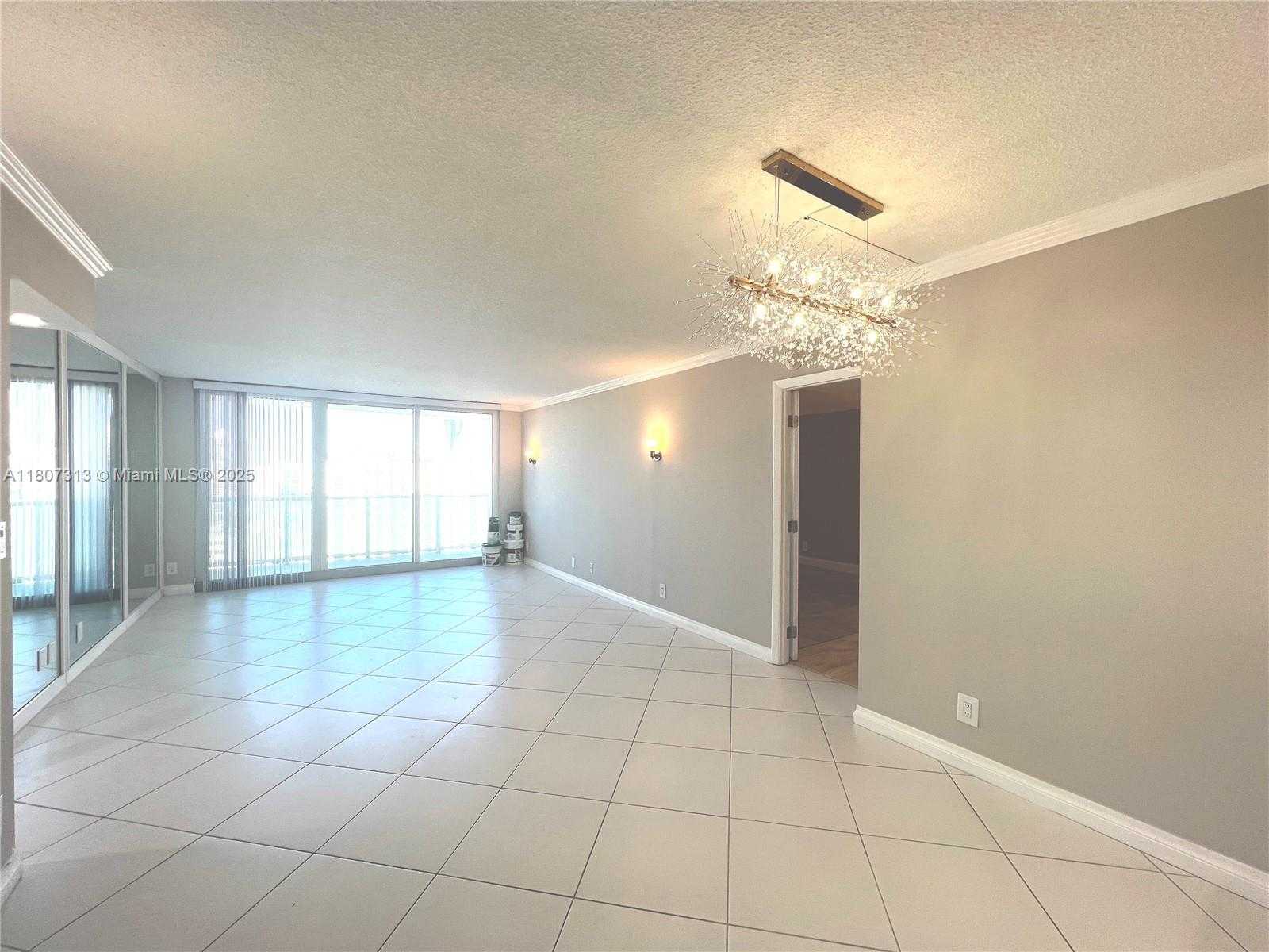 Small Image of 100 BAYVIEW DR #1929, Sunny Isles Beach Number 7