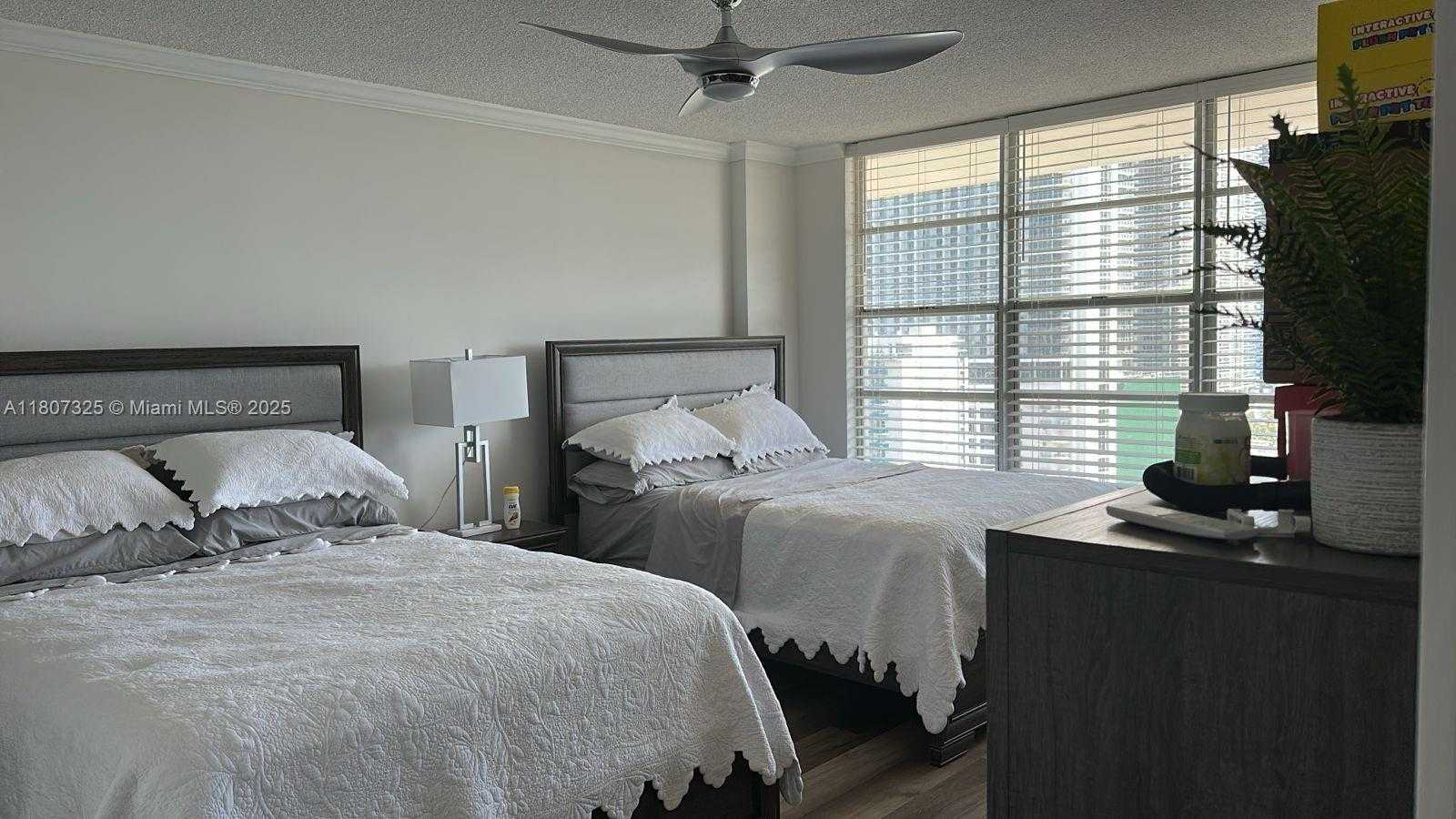 Small Image of 3800 SOUTH OCEAN DR #1808, Hollywood Number 9