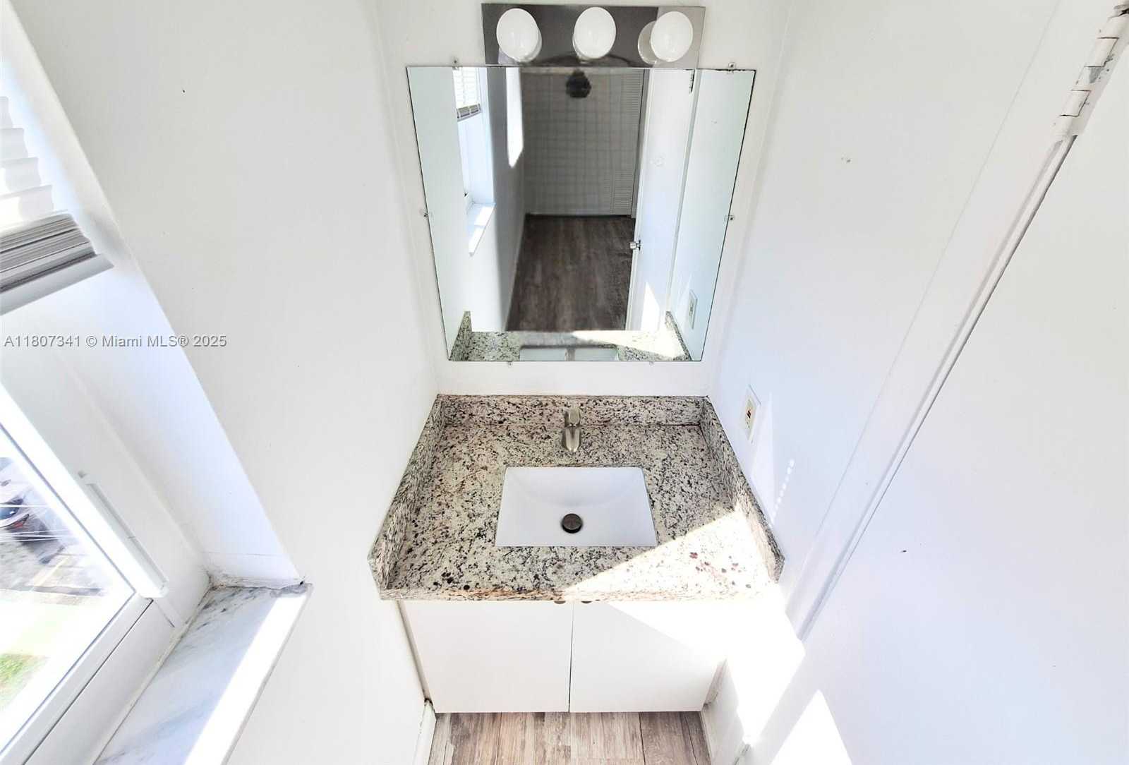 Small Image of Miami Beach Number 11