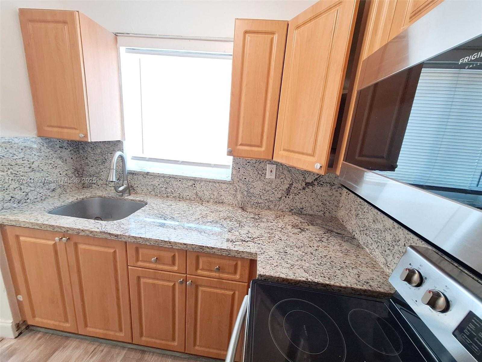 Small Image of Miami Beach Number 16