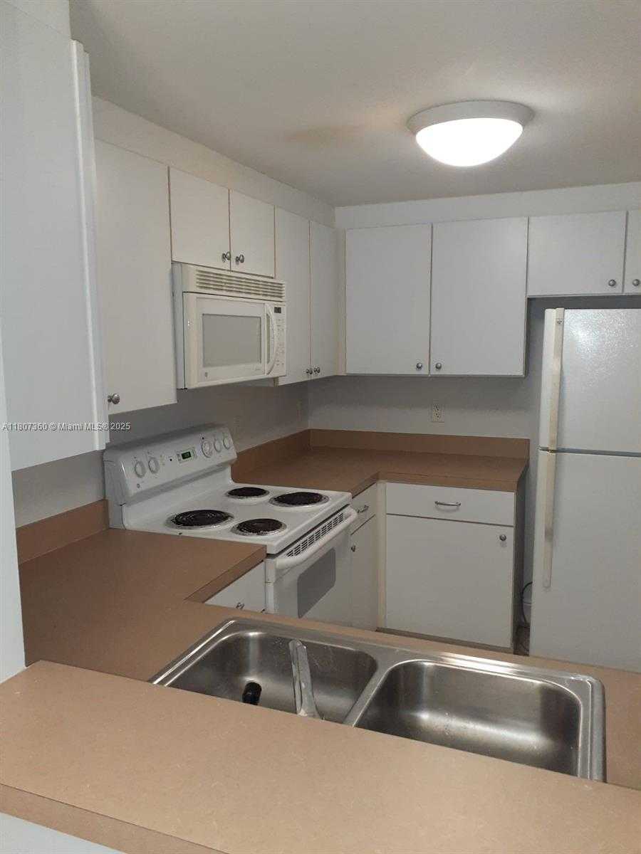 Small Image of 1250 SOUTH MIAMI AV #2213, Miami Number 7