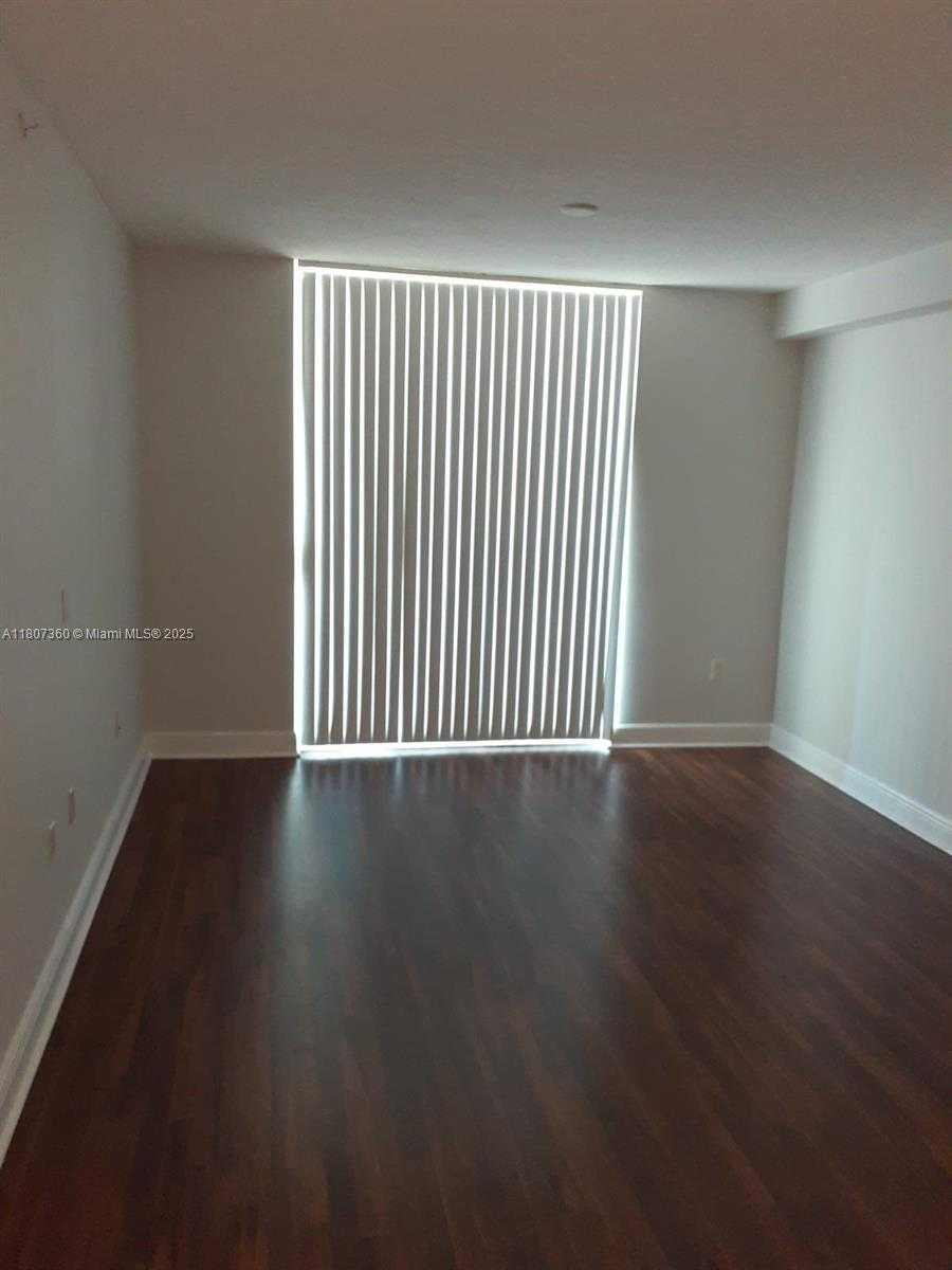 Small Image of 1250 SOUTH MIAMI AV #2213, Miami Number 9