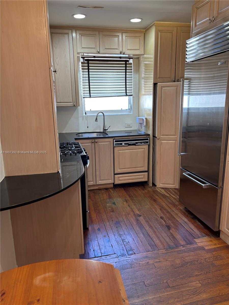 Small Image of 1535 MERIDIAN AVE #3, Miami Beach Number 11