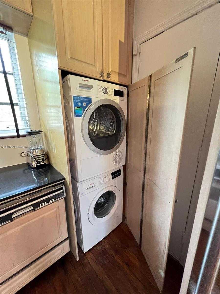 Small Image of 1535 MERIDIAN AVE #3, Miami Beach Number 12