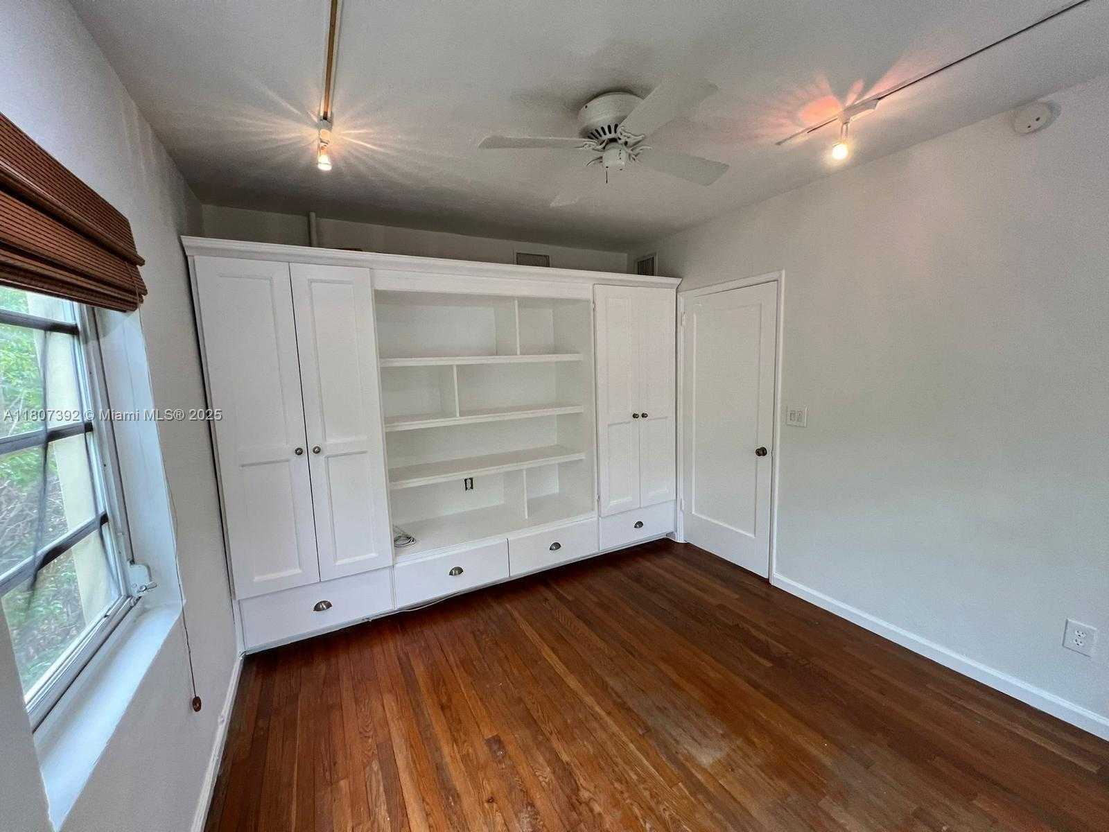Small Image of 1535 MERIDIAN AVE #3, Miami Beach Number 14
