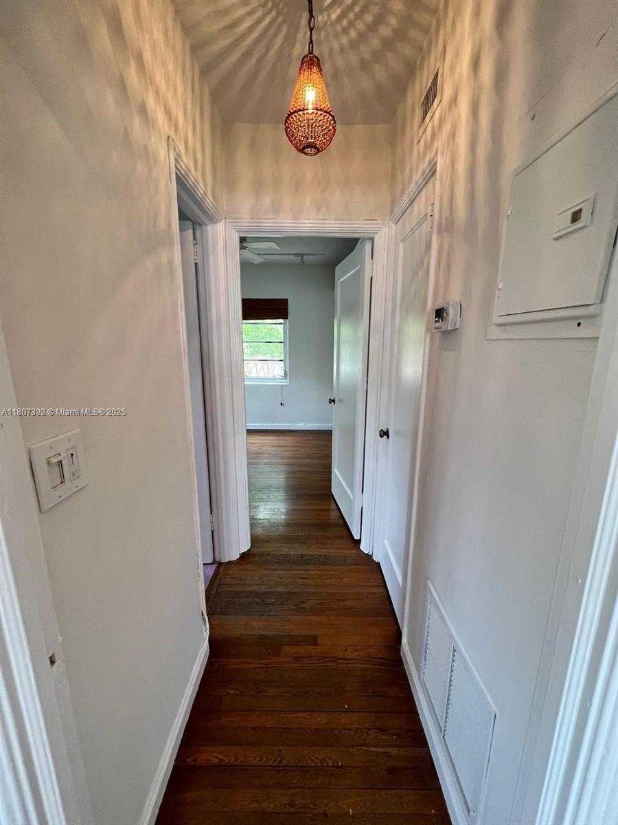 Small Image of 1535 MERIDIAN AVE #3, Miami Beach Number 17