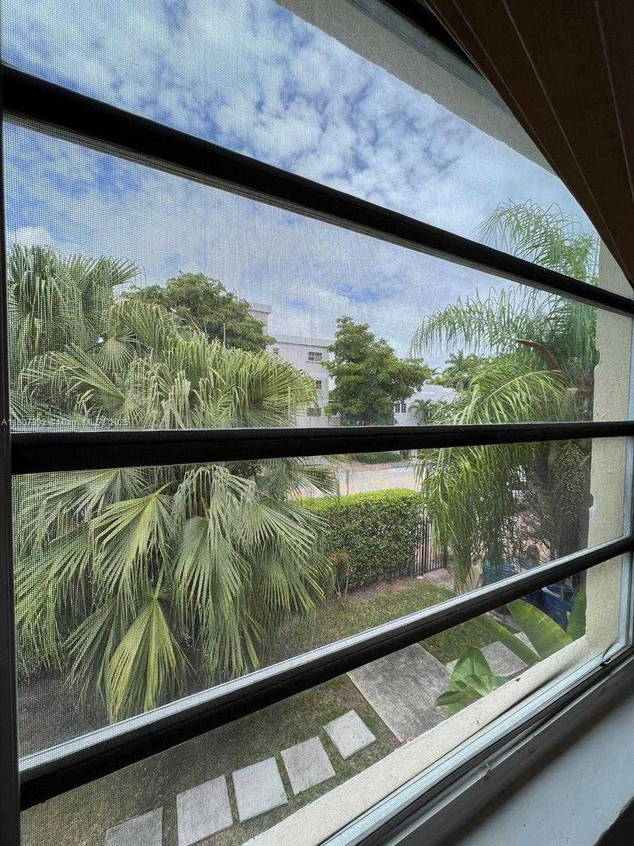 Small Image of 1535 MERIDIAN AVE #3, Miami Beach Number 19