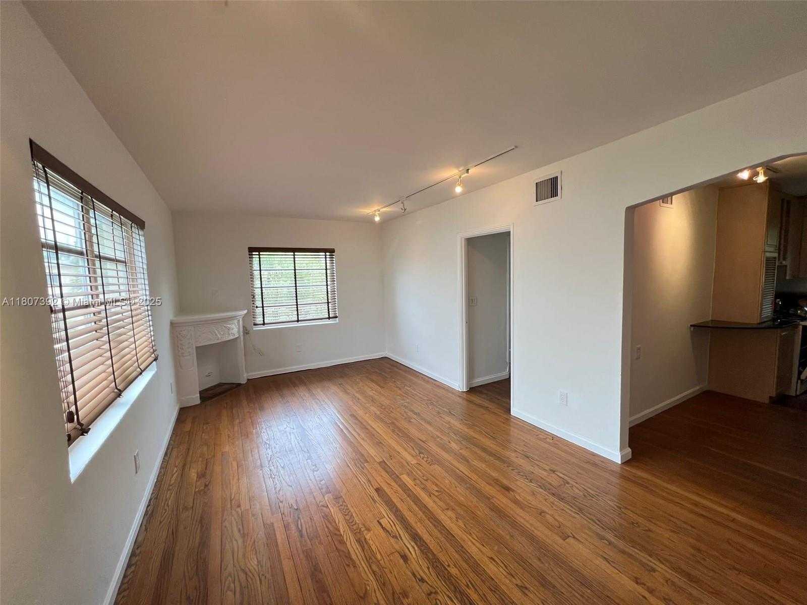 Small Image of 1535 MERIDIAN AVE #3, Miami Beach Number 5