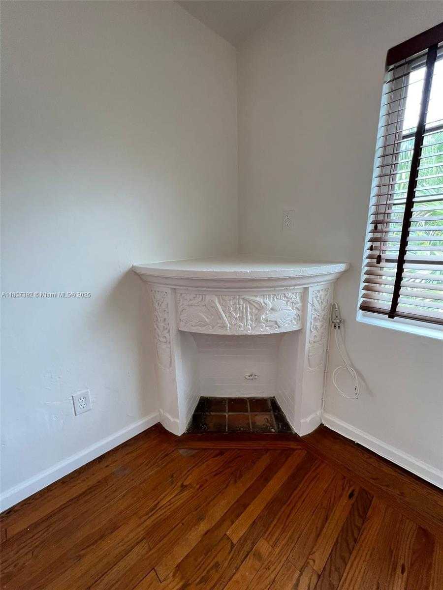 Small Image of 1535 MERIDIAN AVE #3, Miami Beach Number 7