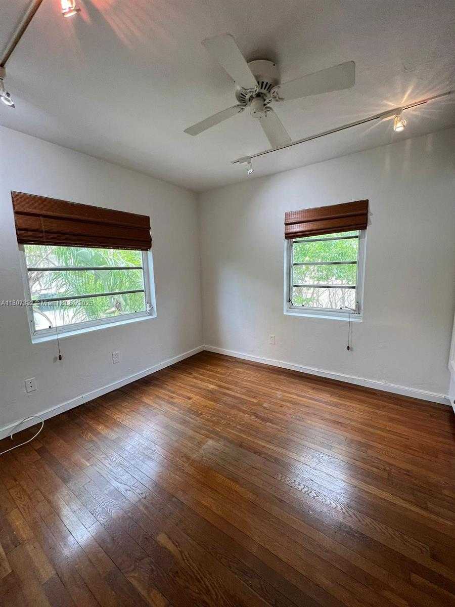 Small Image of 1535 MERIDIAN AVE #3, Miami Beach Number 9