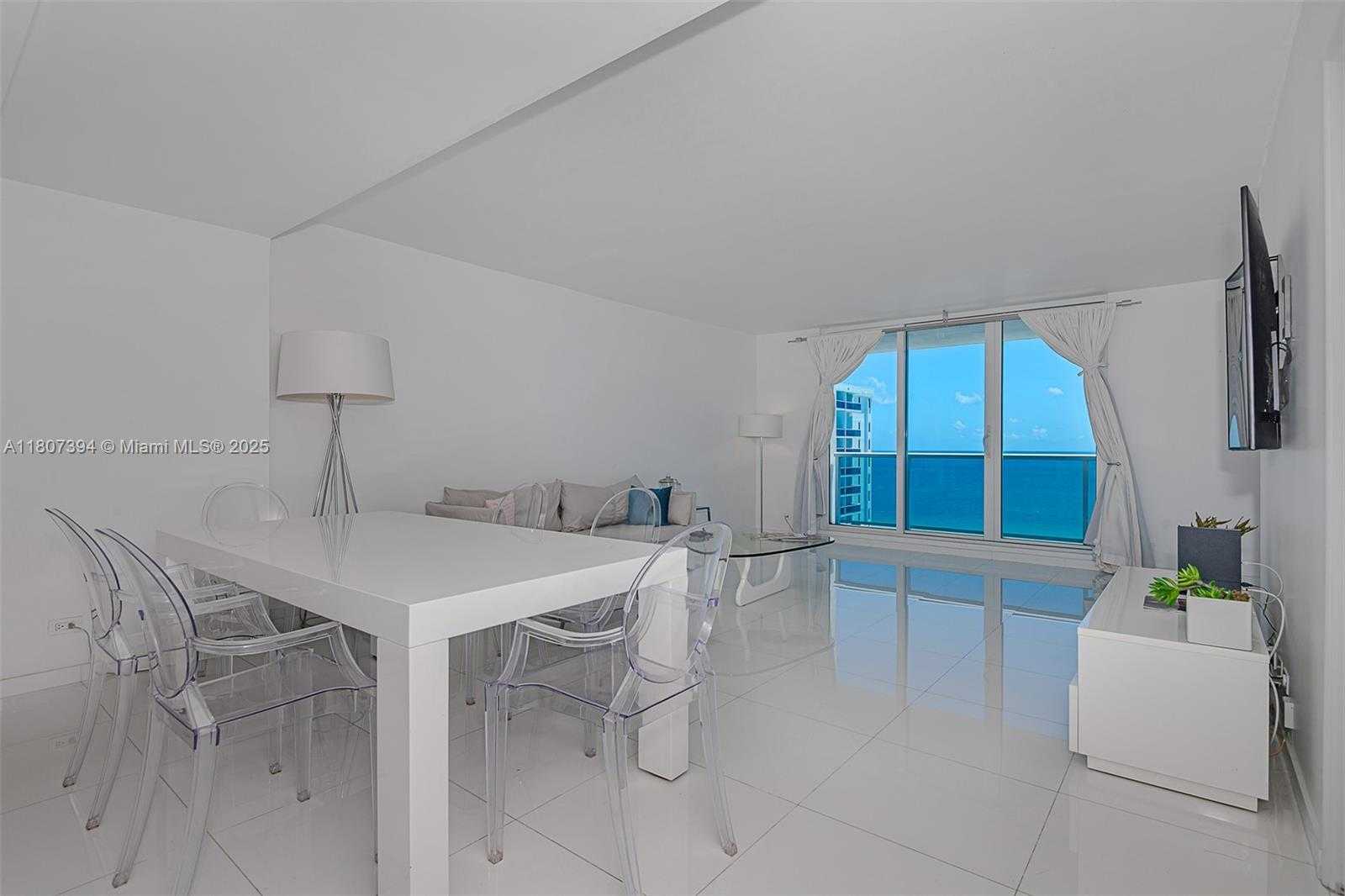 Small Image of 2301 COLLINS AVE #1538, Miami Beach Number 2