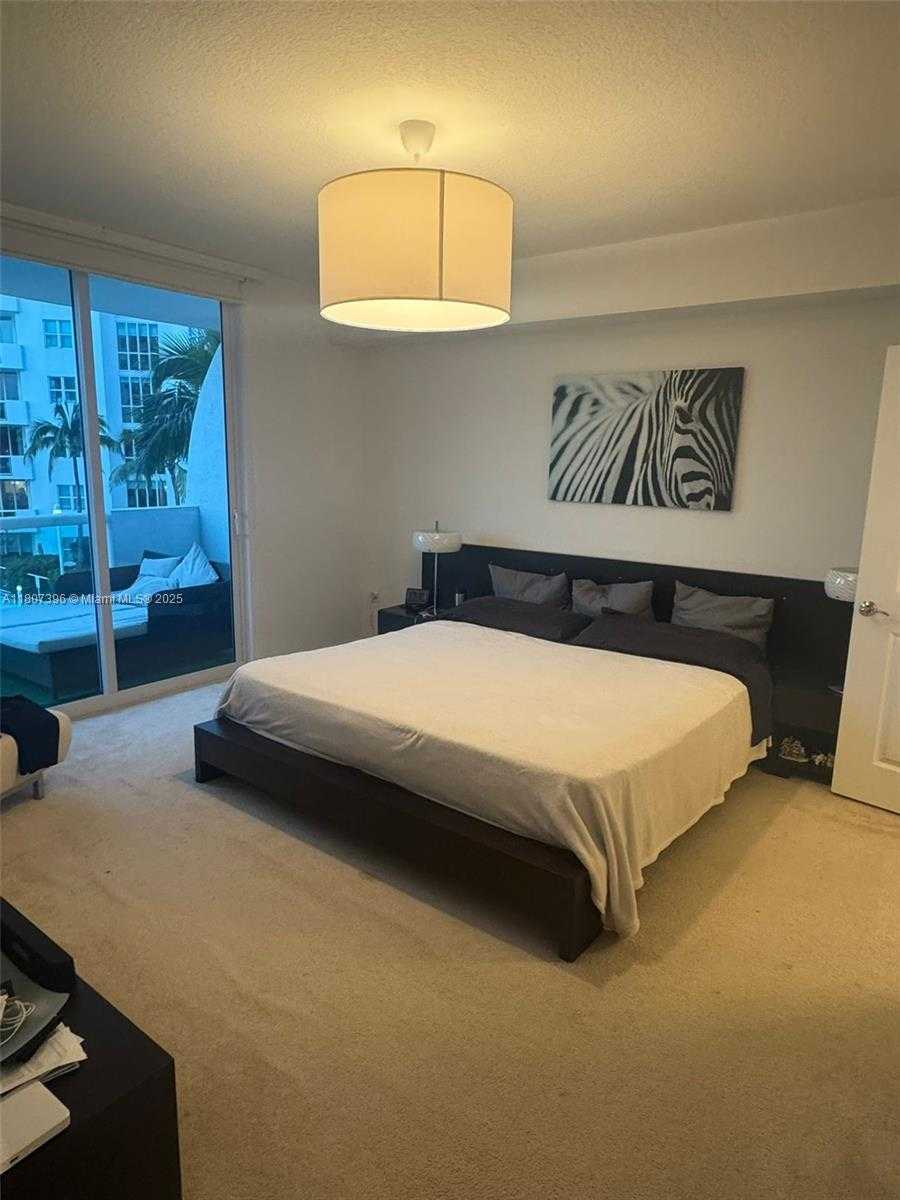 Small Image of 7900 HARBOR ISLAND DR #706, North Bay Village Number 16