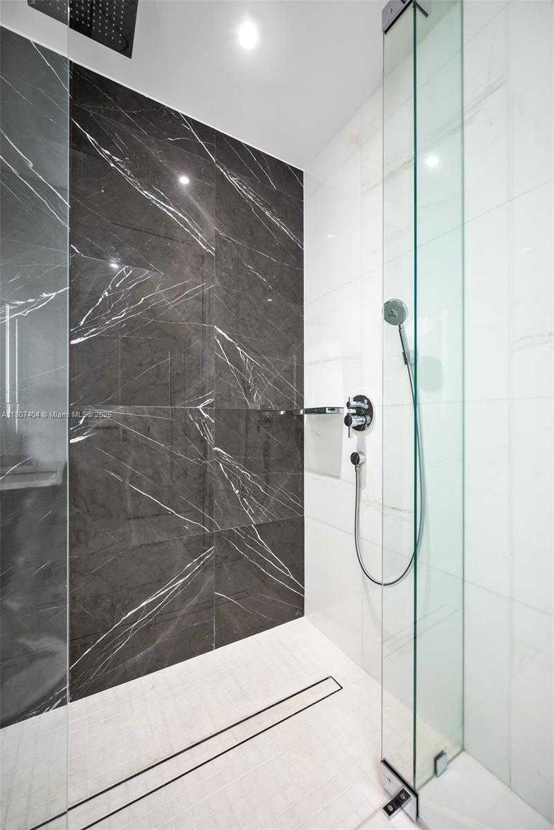 Small Image of 300 BISCAYNE BLVD WAY #3509, Miami Number 10