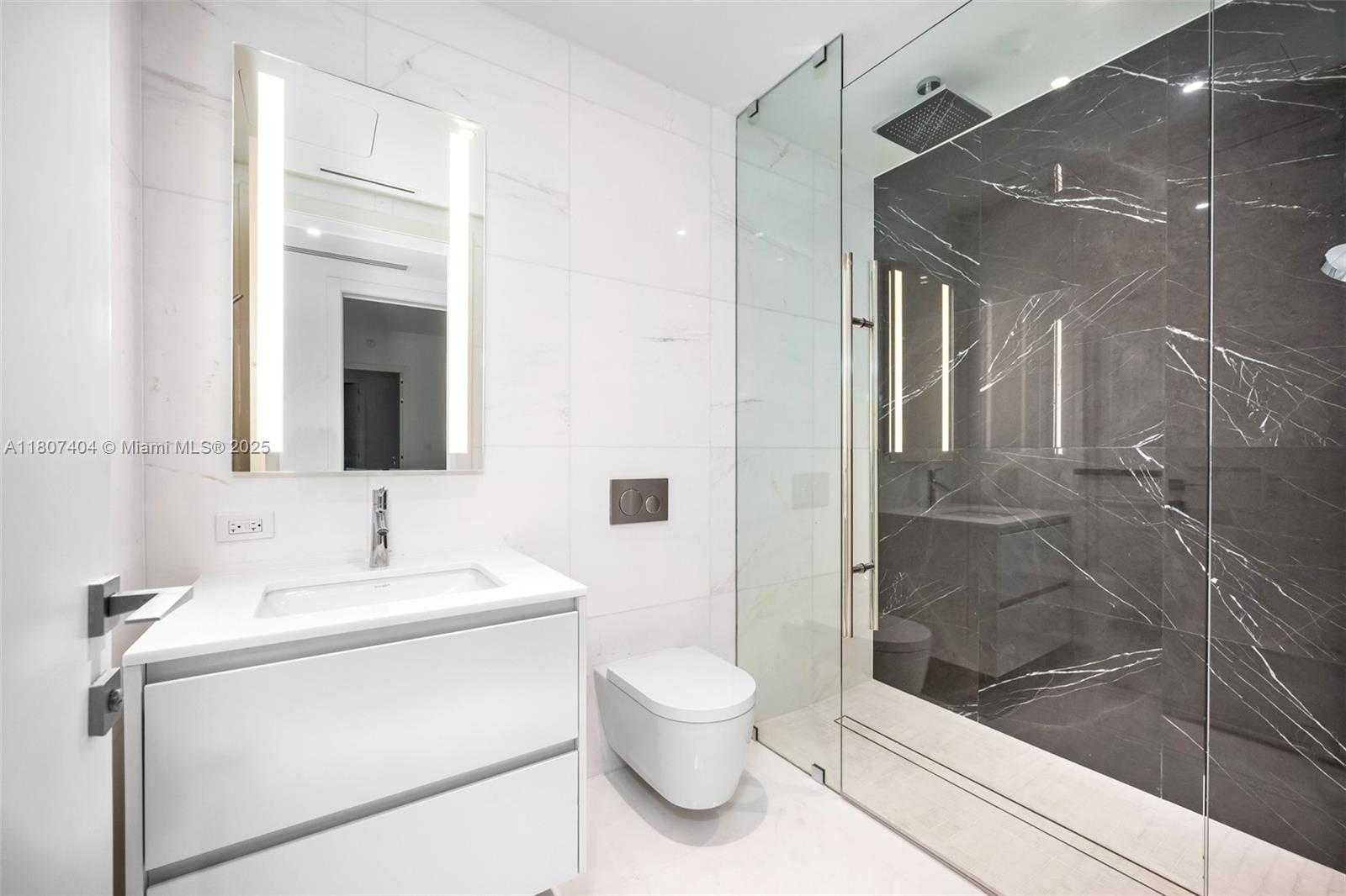 Small Image of 300 BISCAYNE BLVD WAY #3509, Miami Number 11