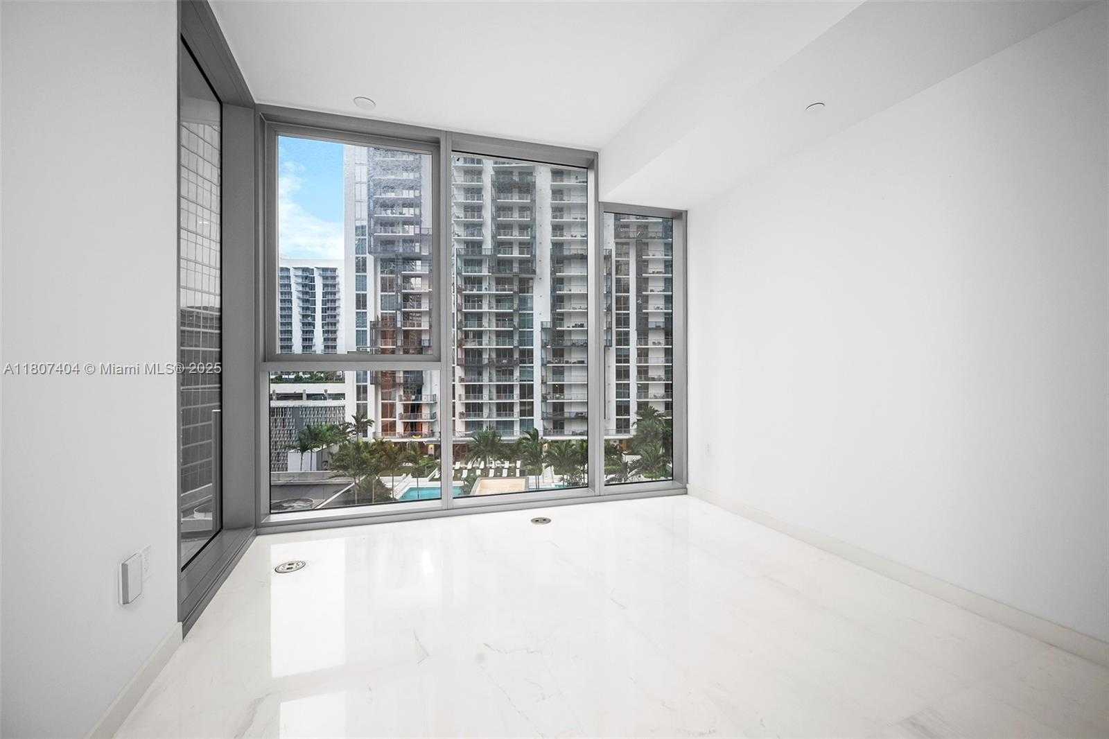 Small Image of 300 BISCAYNE BLVD WAY #3509, Miami Number 16