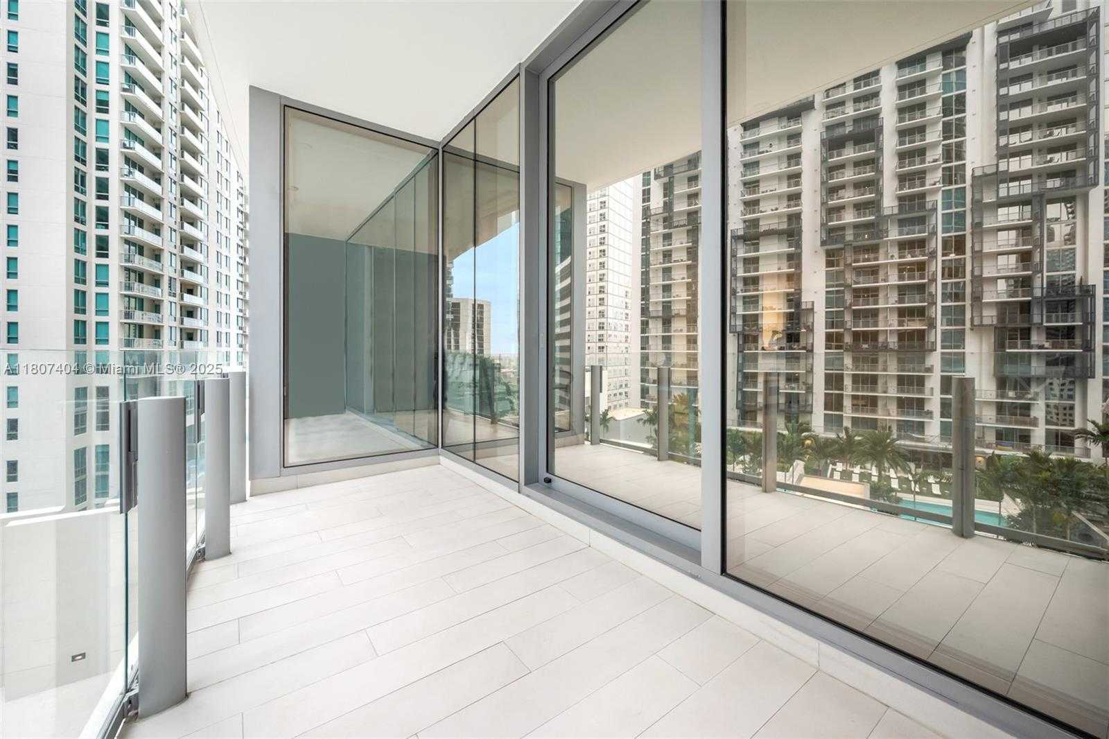 Small Image of 300 BISCAYNE BLVD WAY #3509, Miami Number 2