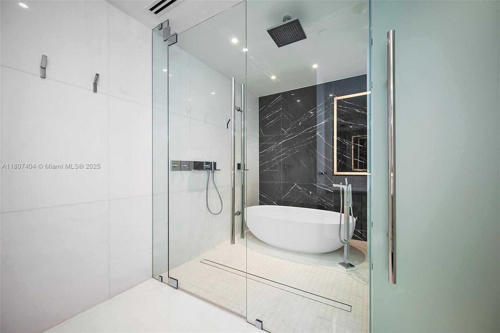 Small Image of 300 BISCAYNE BLVD WAY #3509, Miami Number 23