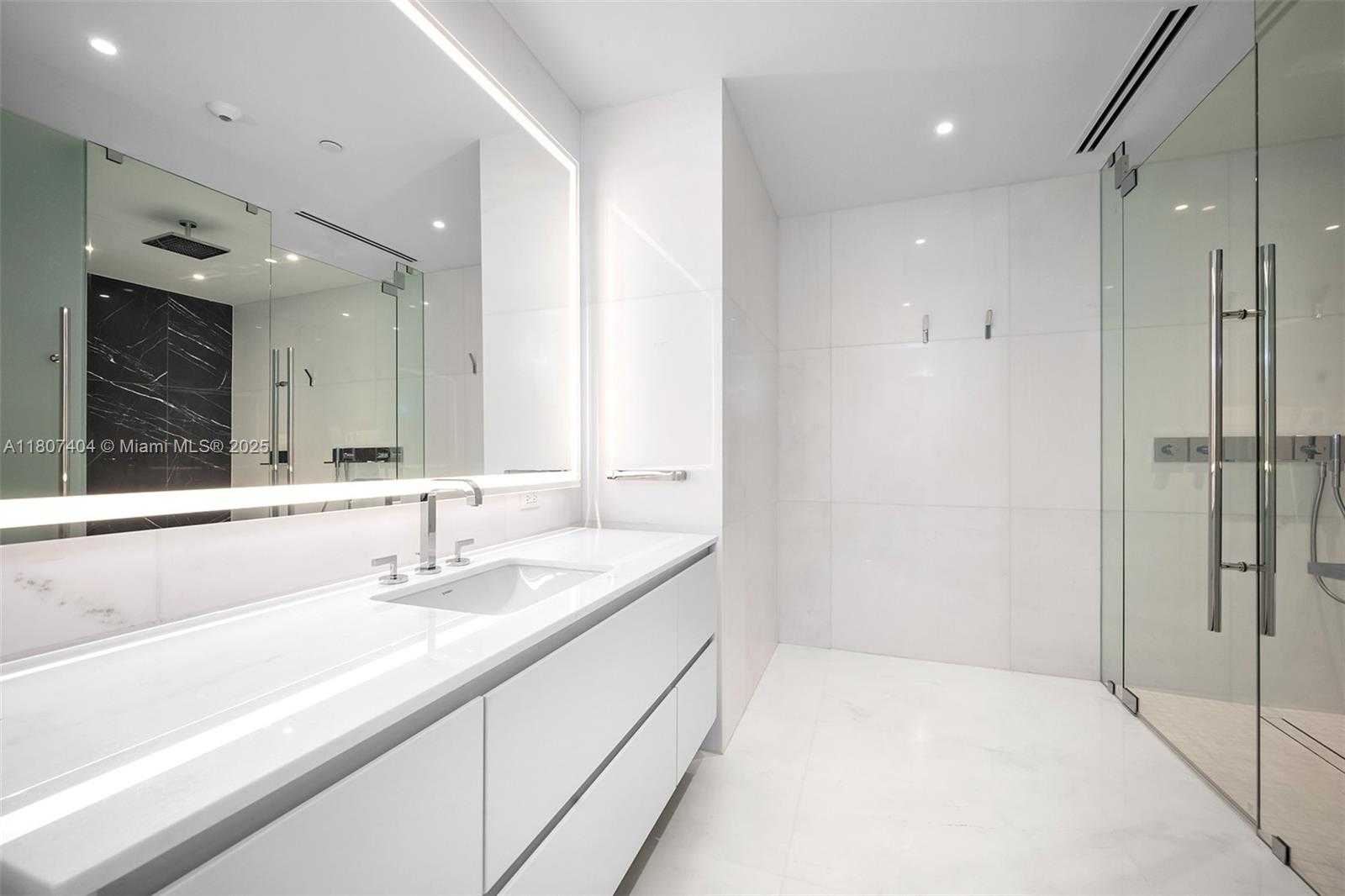 Small Image of 300 BISCAYNE BLVD WAY #3509, Miami Number 24