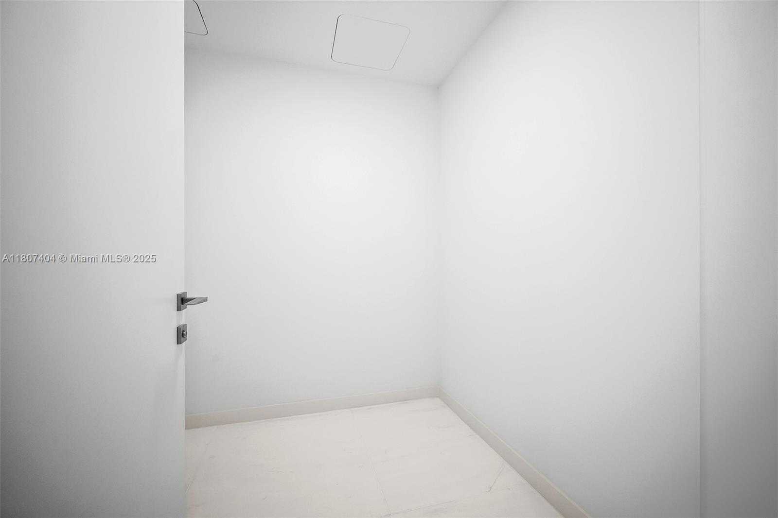 Small Image of 300 BISCAYNE BLVD WAY #3509, Miami Number 25