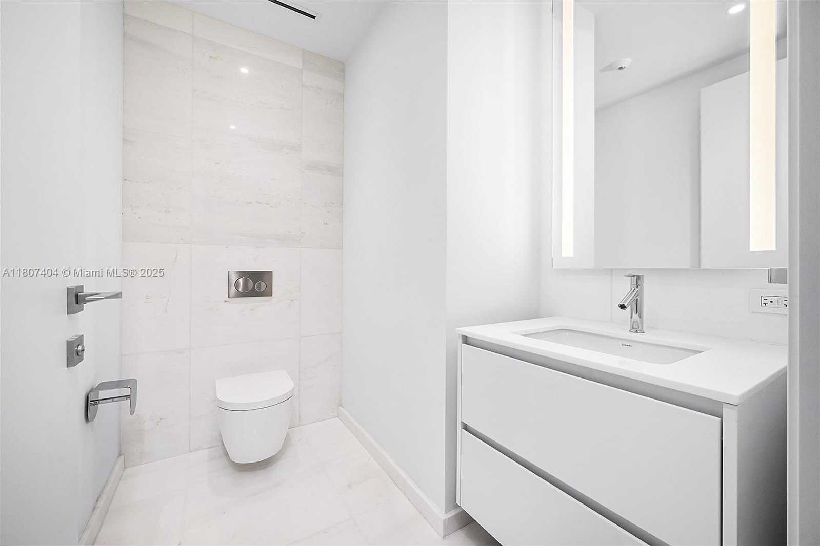 Small Image of 300 BISCAYNE BLVD WAY #3509, Miami Number 7