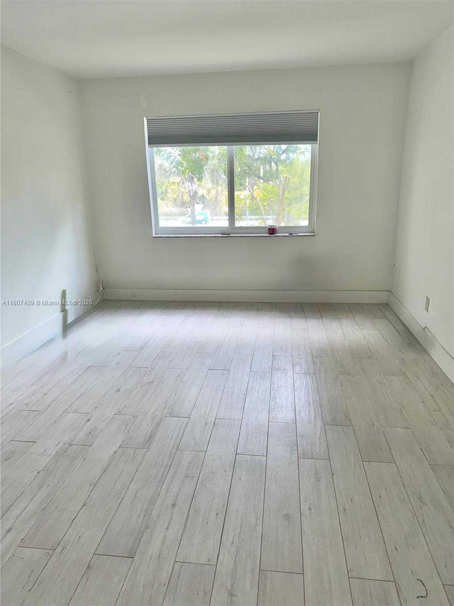 Small Image of 7860 CAMINO REAL #L-306, Miami Number 3