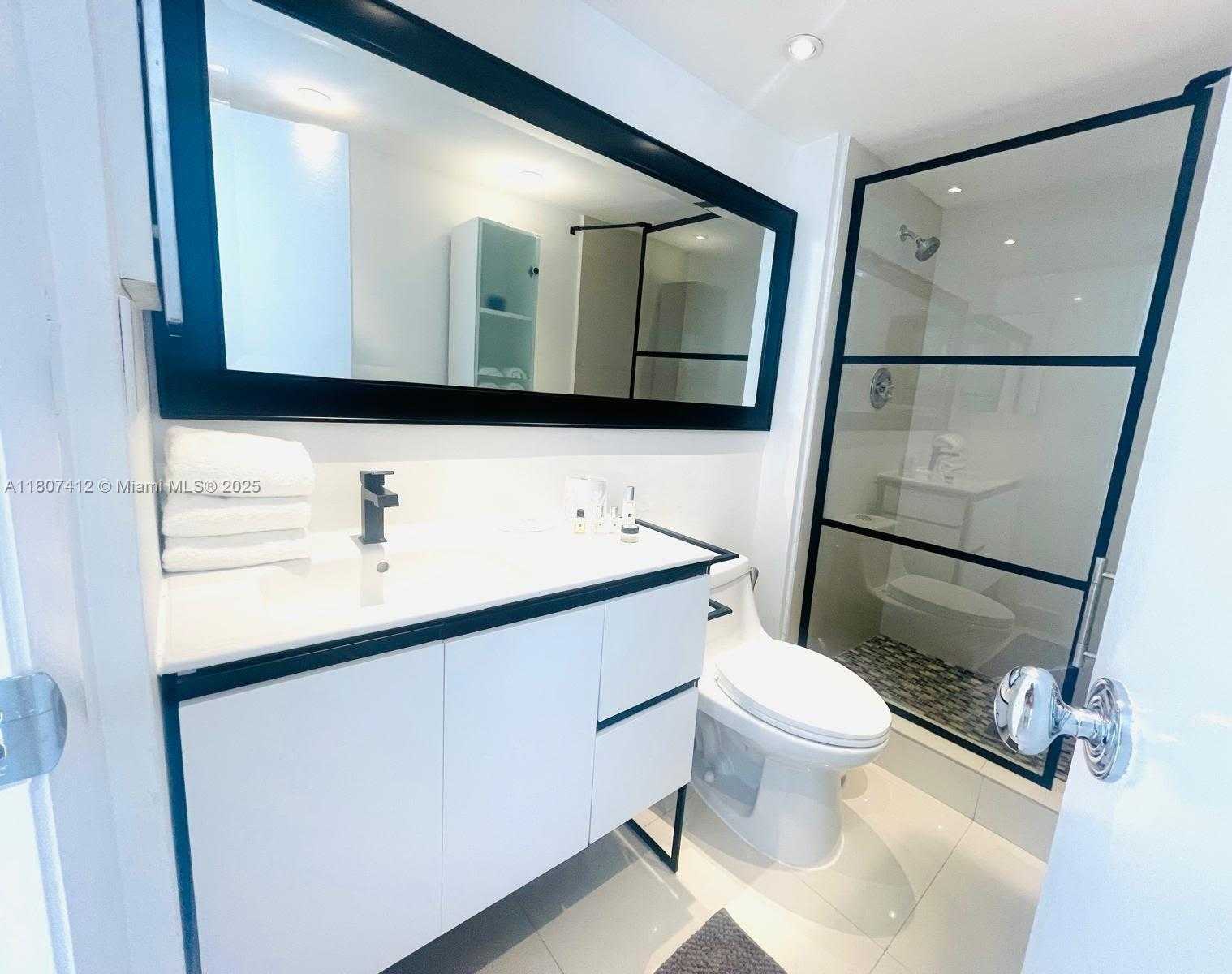 Small Image of 20301 WEST COUNTRY CLUB DR #1226, Aventura Number 15