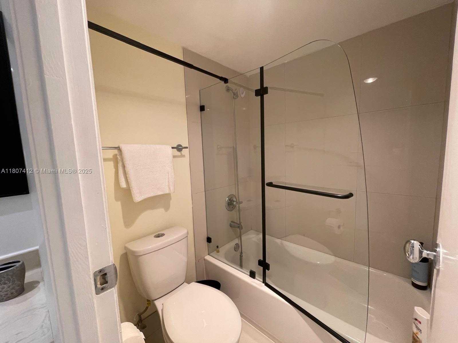 Small Image of 20301 WEST COUNTRY CLUB DR #1226, Aventura Number 24
