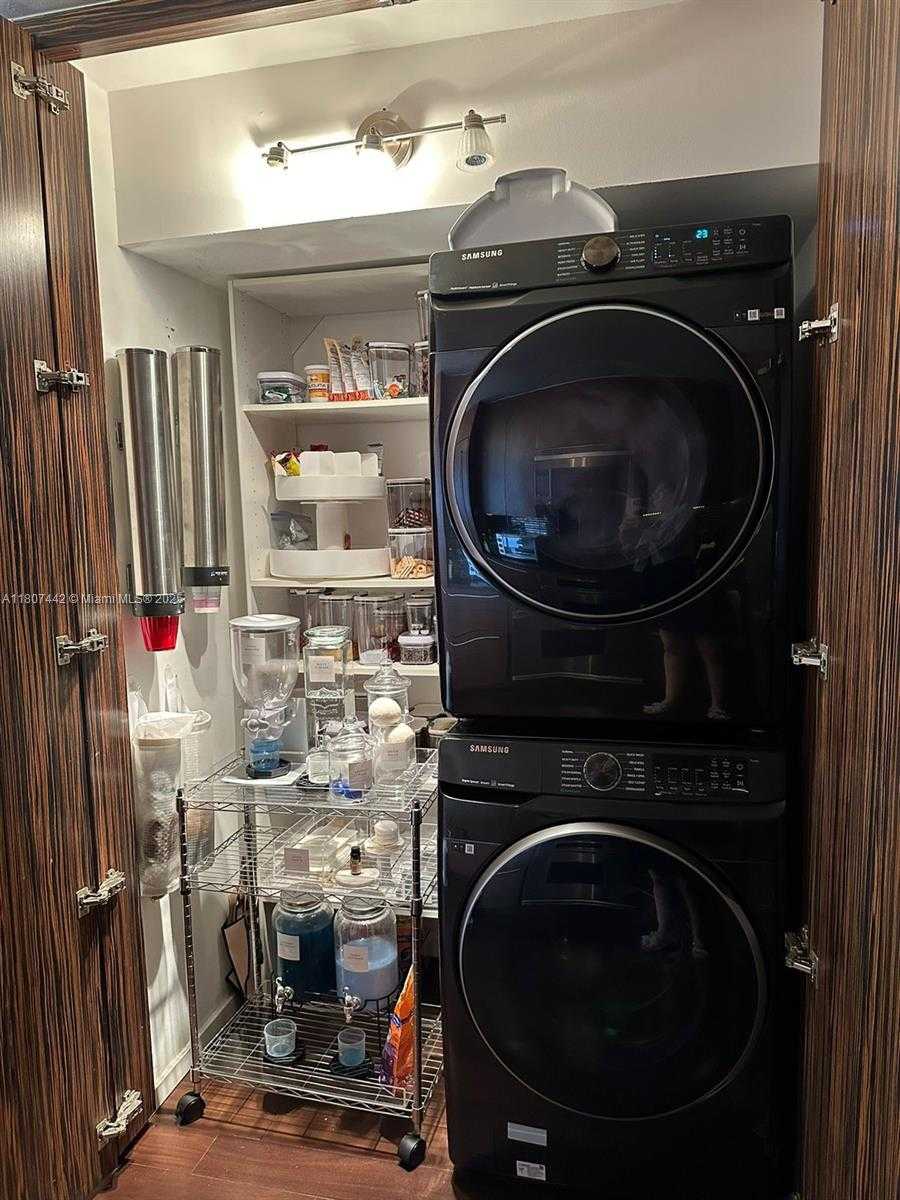Small Image of 1450 BRICKELL BAY DR #1907, Miami Number 10