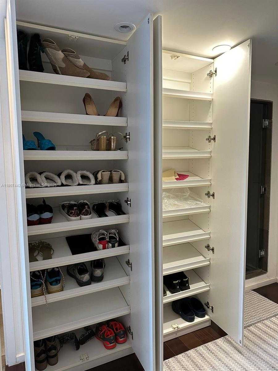Small Image of 1450 BRICKELL BAY DR #1907, Miami Number 11
