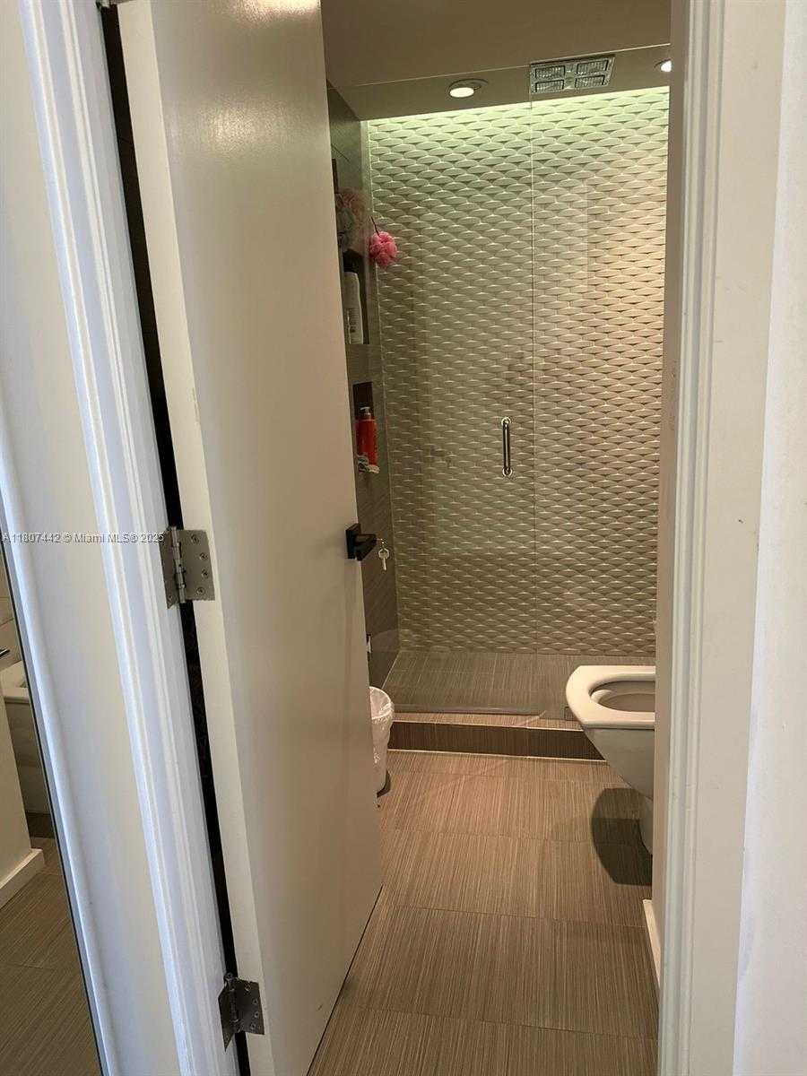 Small Image of 1450 BRICKELL BAY DR #1907, Miami Number 13