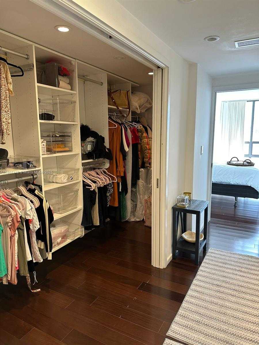 Small Image of 1450 BRICKELL BAY DR #1907, Miami Number 7