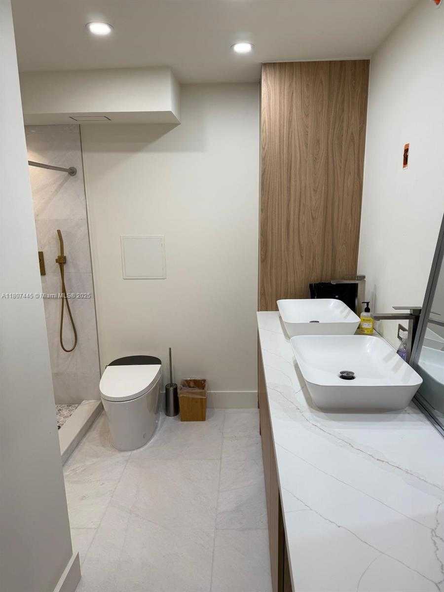 Small Image of 2301 COLLINS AVE #525, Miami Beach Number 16
