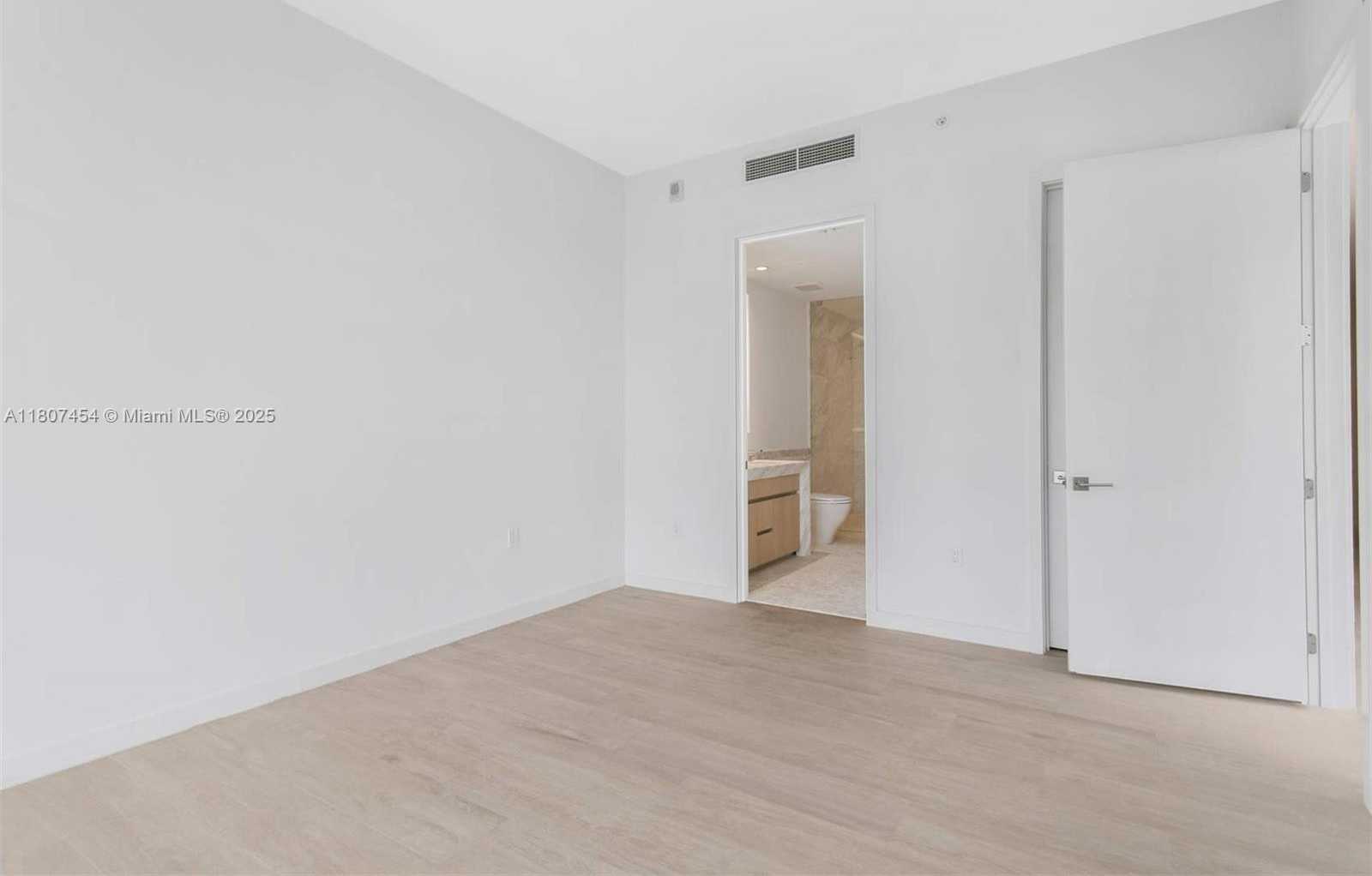 Small Image of 2831 SOUTH BAYSHORE DR #1405, Miami Number 7