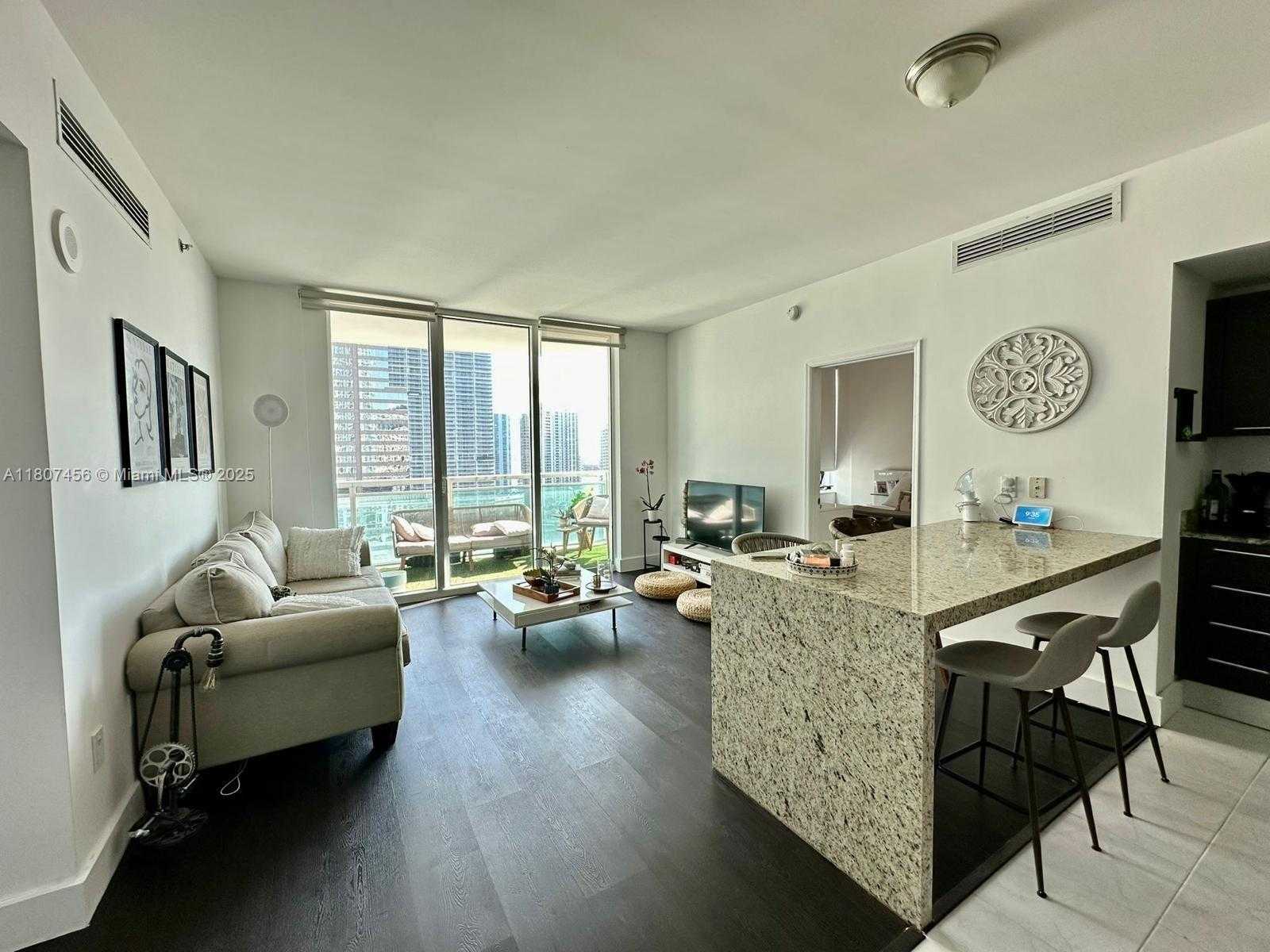 Small Image of 950 BRICKELL BAY DR #2406, Miami Number 2