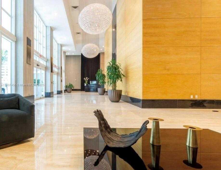 Small Image of 950 BRICKELL BAY DR #2406, Miami Number 27