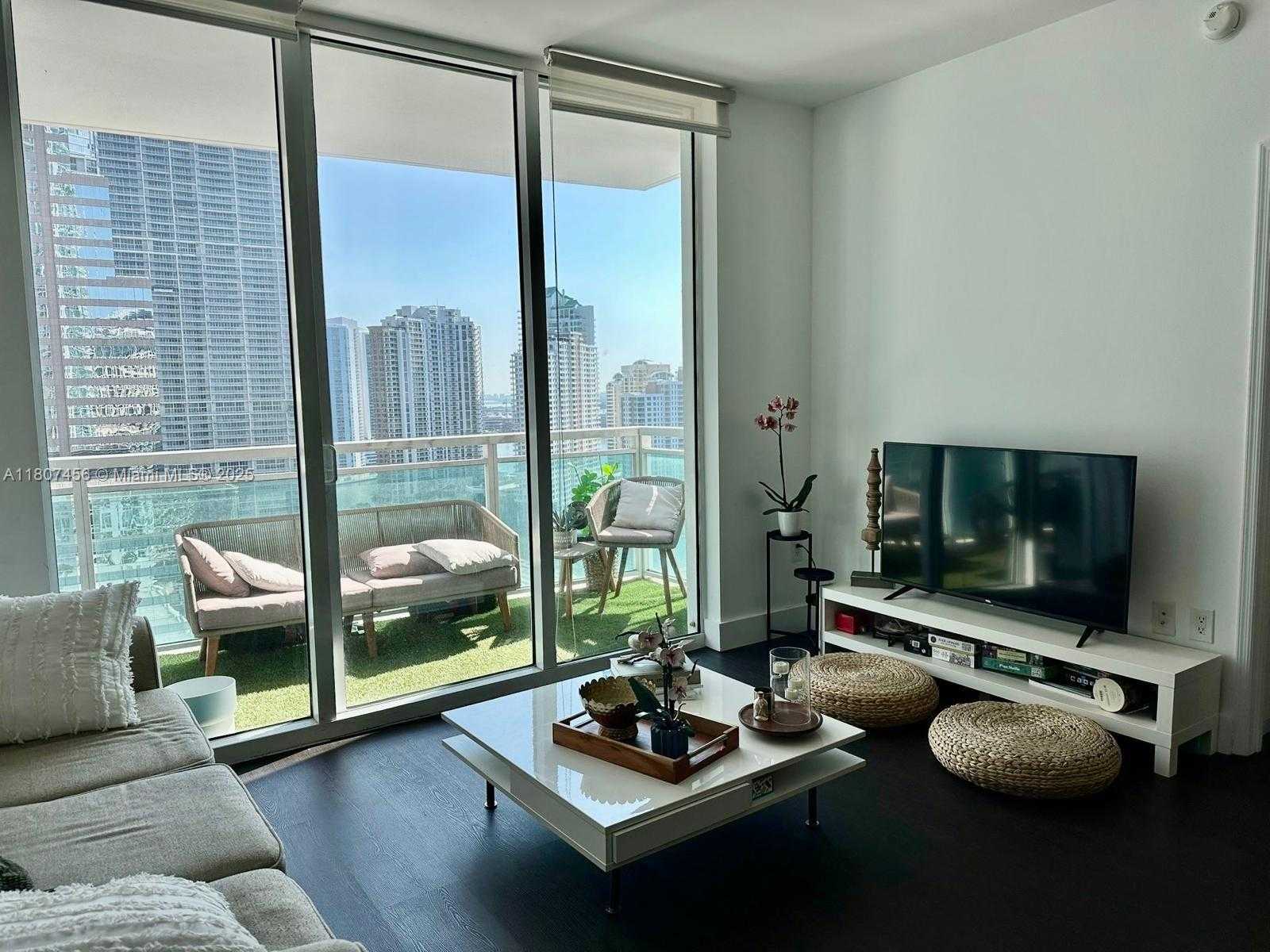 Small Image of 950 BRICKELL BAY DR #2406, Miami Number 3