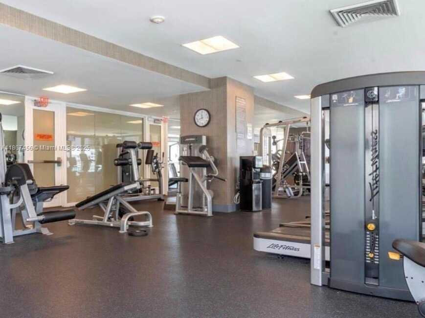 Small Image of 950 BRICKELL BAY DR #2406, Miami Number 30