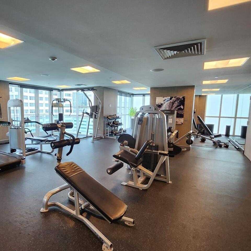 Small Image of 950 BRICKELL BAY DR #2406, Miami Number 31