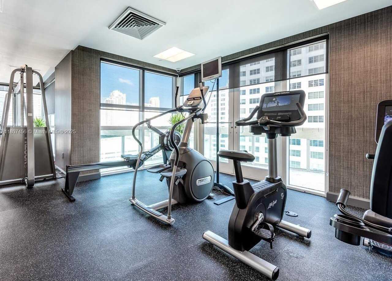 Small Image of 950 BRICKELL BAY DR #2406, Miami Number 32