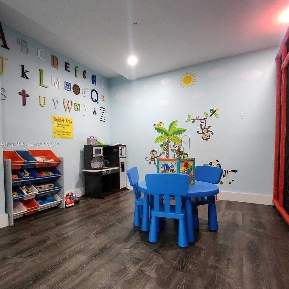 Small Image of 950 BRICKELL BAY DR #2406, Miami Number 33
