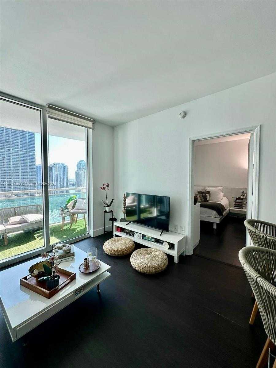 Small Image of 950 BRICKELL BAY DR #2406, Miami Number 6