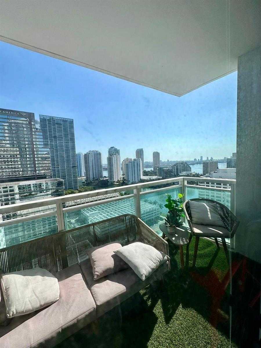 Small Image of 950 BRICKELL BAY DR #2406, Miami Number 7