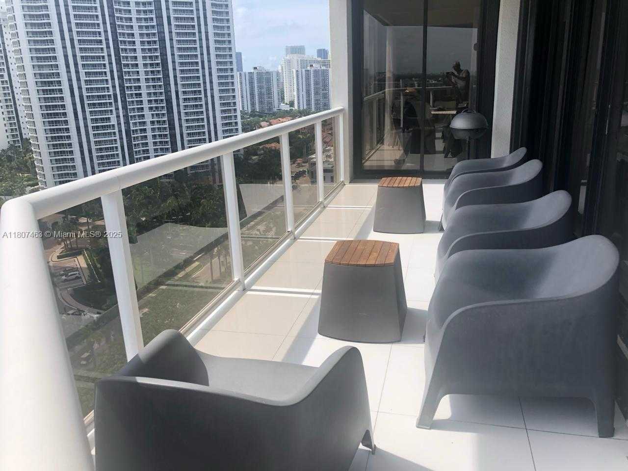 Small Image of 3640 YACHT CLUB DR #1805, Aventura Number 12