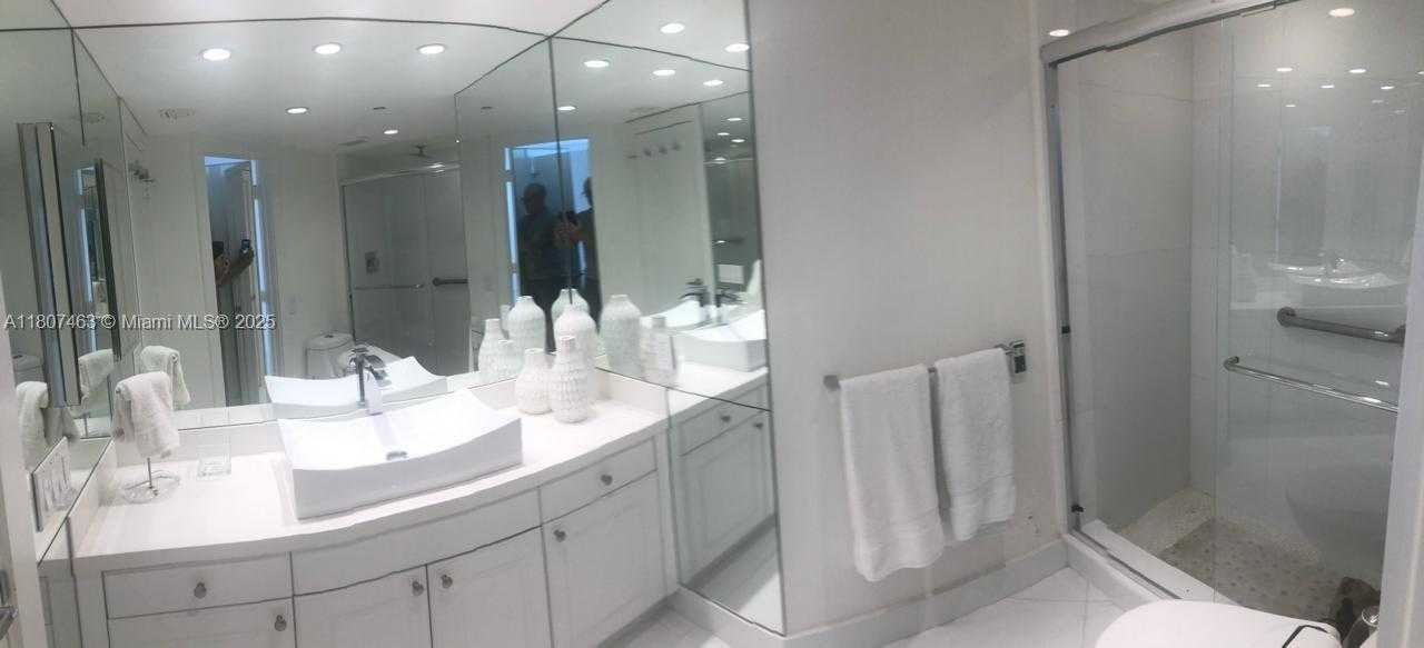 Small Image of 3640 YACHT CLUB DR #1805, Aventura Number 19