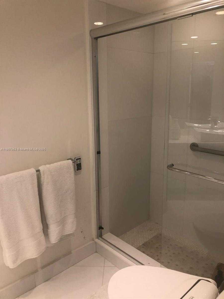 Small Image of 3640 YACHT CLUB DR #1805, Aventura Number 20