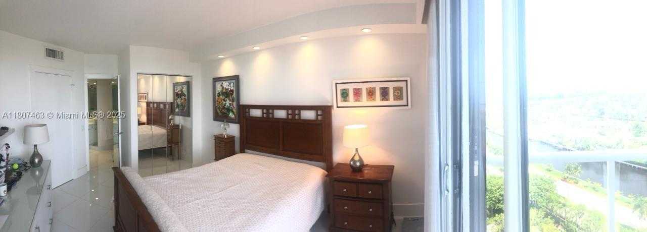 Small Image of 3640 YACHT CLUB DR #1805, Aventura Number 21