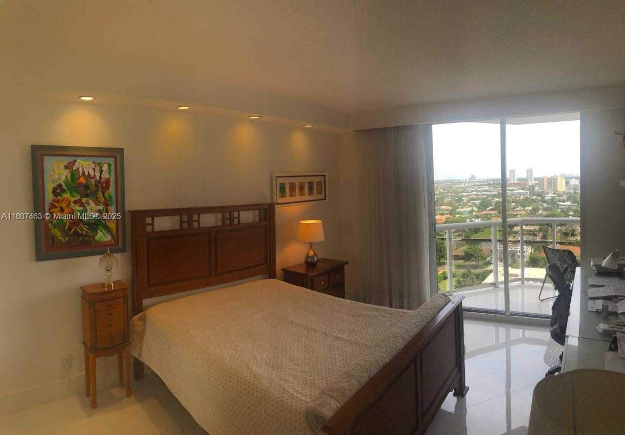 Small Image of 3640 YACHT CLUB DR #1805, Aventura Number 22