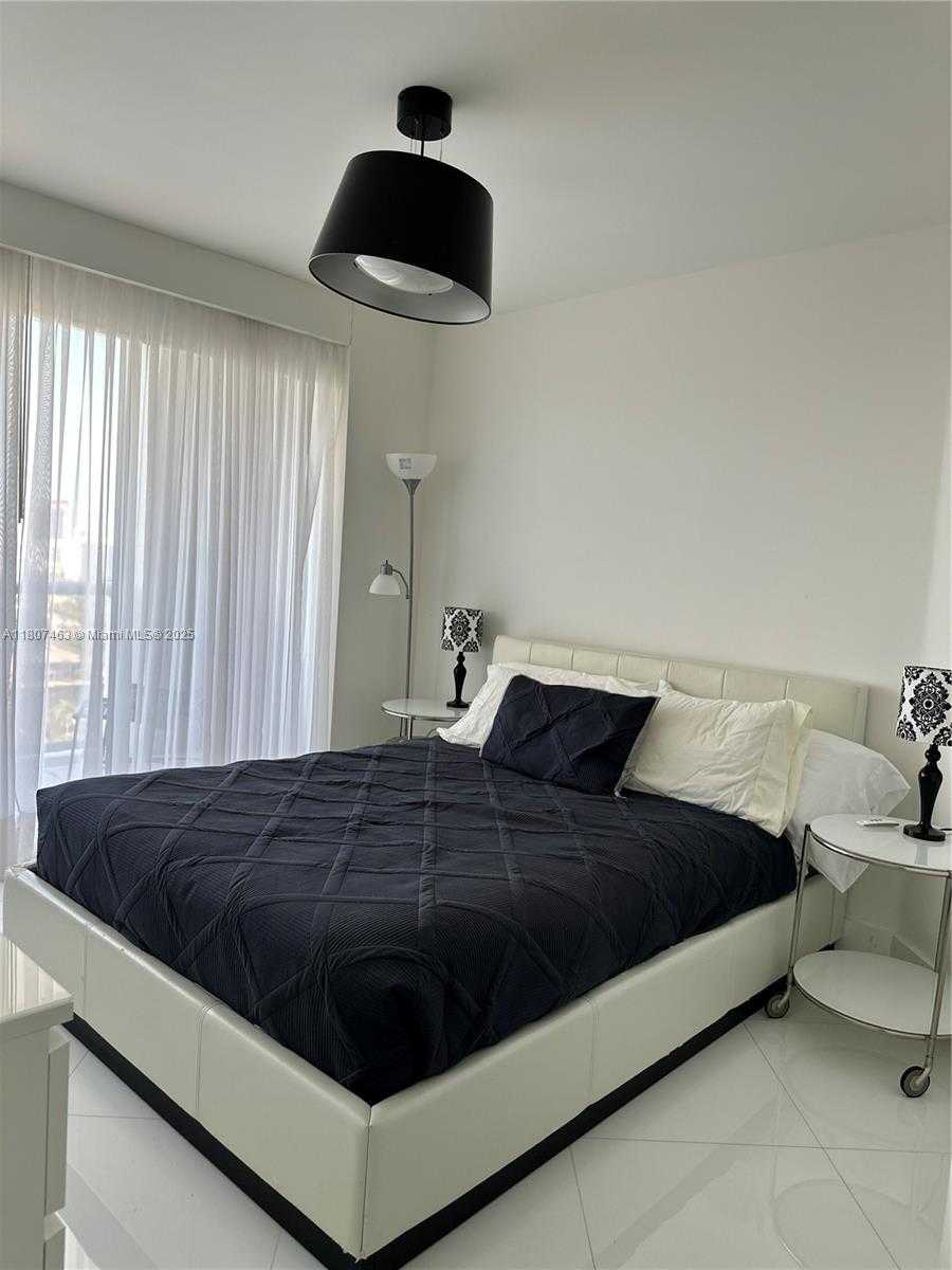 Small Image of 3640 YACHT CLUB DR #1805, Aventura Number 24