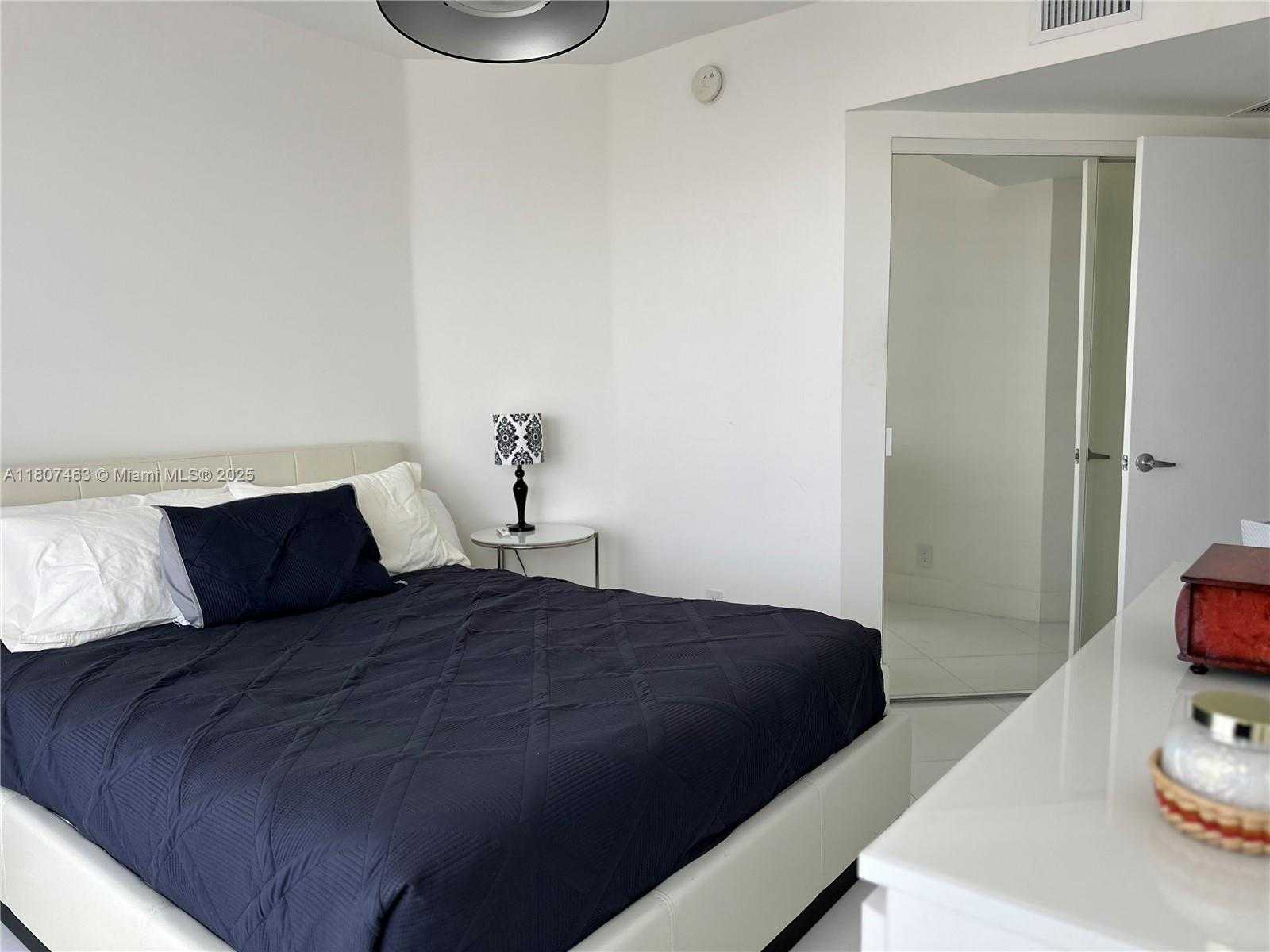Small Image of 3640 YACHT CLUB DR #1805, Aventura Number 25