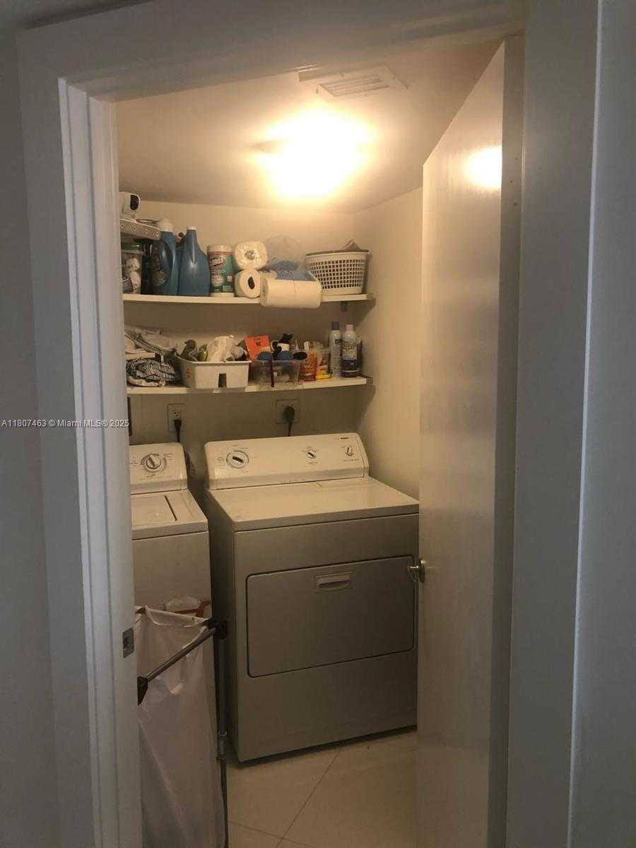 Small Image of 3640 YACHT CLUB DR #1805, Aventura Number 27